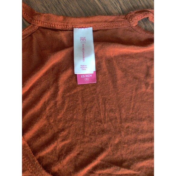 Lot Of 2 Shirts Tops Womens Size XS Universal Threads & No Boundaries Summer - Picture 8 of 14